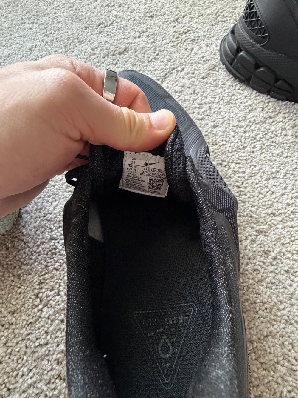 Nike Vomero Shoes - Picture 4 of 5